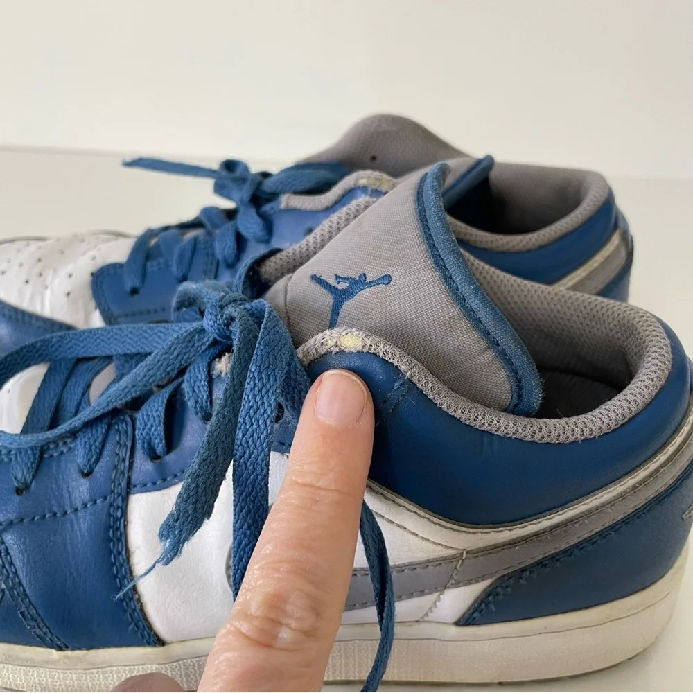 Nike Boys Air Jordan 1 Low True Blue Sneakers, size 6Y